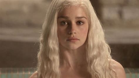 emilia clarke boobs|Emilia Clarke Talks Game of Thrones Nude Scene: Those。